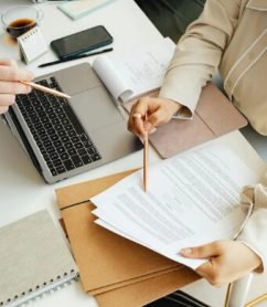 Ayudamos a empresas y autónomos a crecer sin preocupaciones.